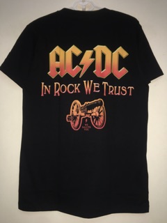 Áo ACDC còn size XL