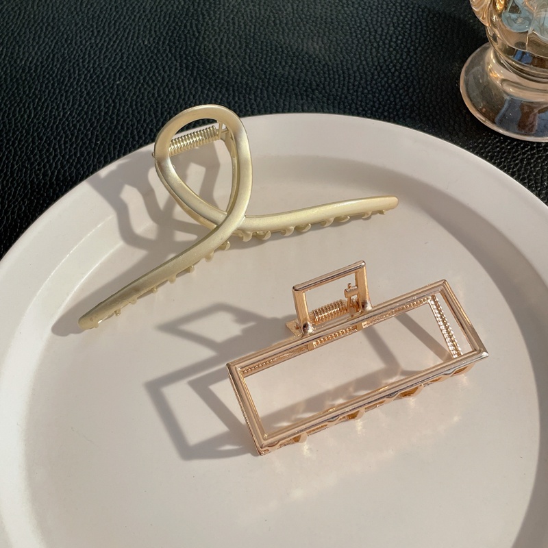 Kẹp tóc càng cua đính lông xù phong cách Hàn Quốc nữ tính