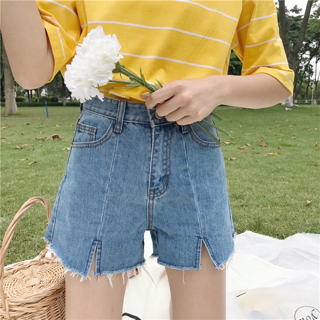 Quần Short Jean Cạp Cao Ống Rộng Xẻ Gấu