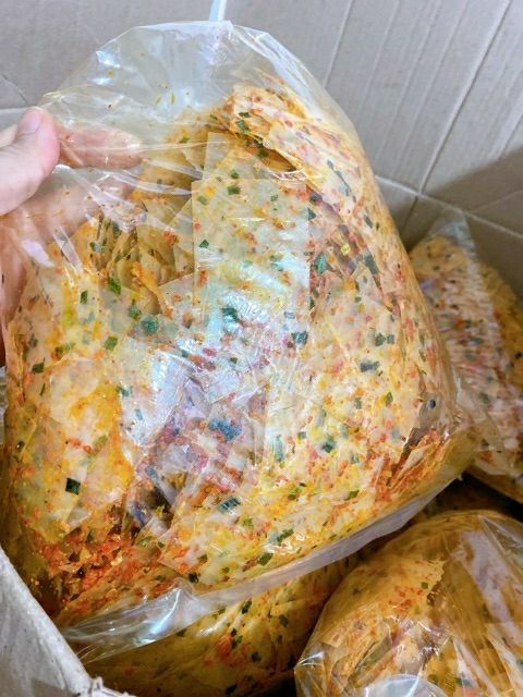 300gr Bánh tráng trộn Long An thập cẩm miếng vuông