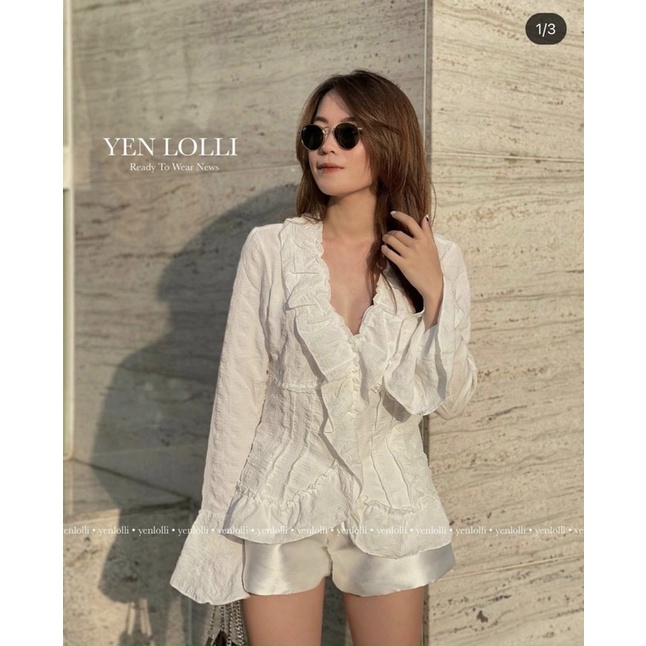 Set áo trắng viền bèo tay loe quần