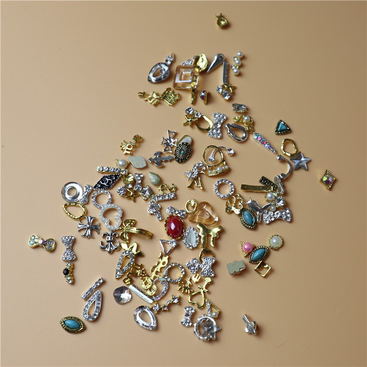 Phụ kiện đính móng trang trí nghệ thuật nhiều mẫu mã đa dạng