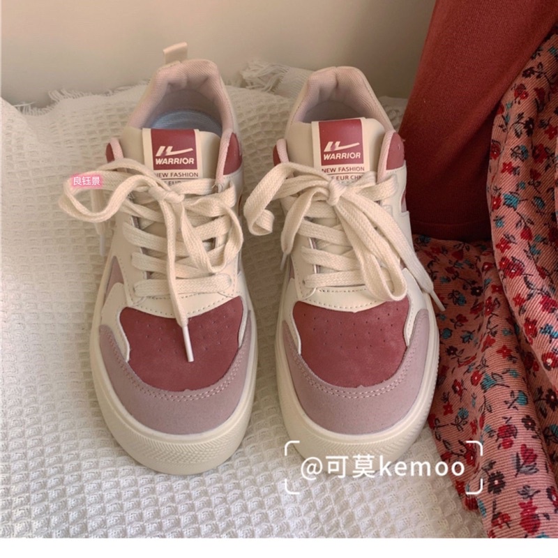 Giày thể thao phong cách học sinh 2022