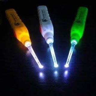 3 Dụng cụ lấy ráy tai có đèn