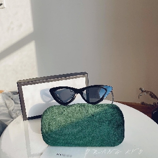 kính mắt mèo thời trang