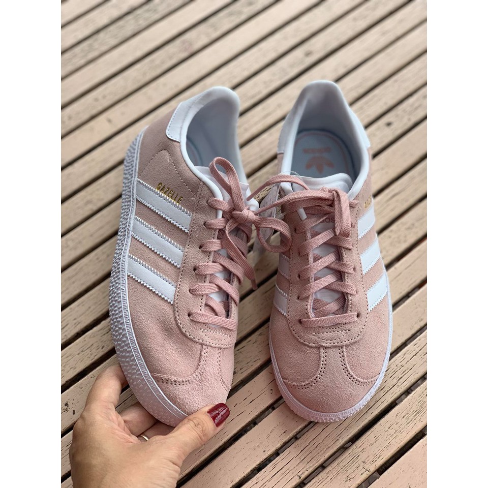 Giày Adidas