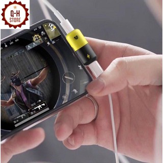 Adapter chuyển từ Lightning sang ra 2 cổng tai nghe Lightning và sạc Lightning cho iPhone