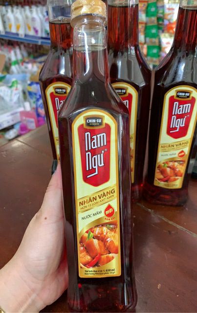 Nước mắm nam ngư nhãn vàng chai 650ml