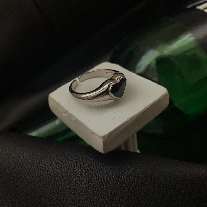 Nhẫn có thể tùy chỉnh kích cỡ thiết kế đơn giản