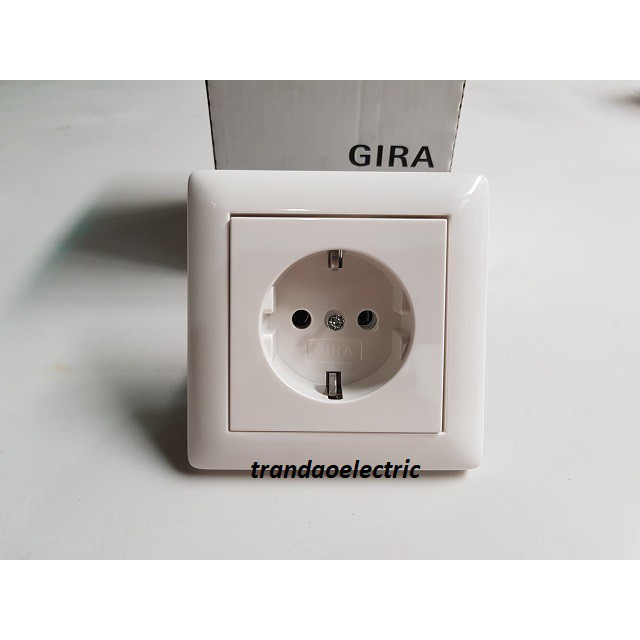 Ổ cắm điện đơn Schuko Gira không có nắp che
