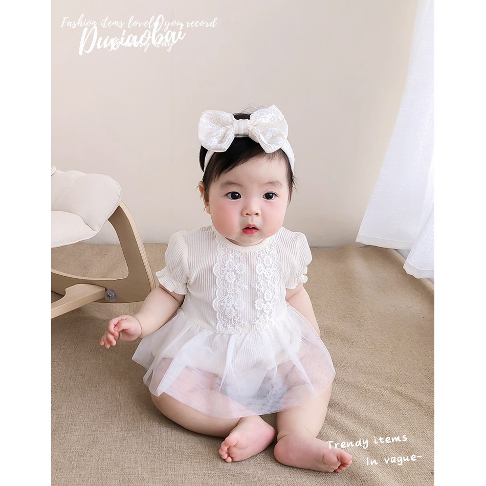 Set váy body chip ren bèo kèm nơ đầy tháng thôi nôi cho bé gái 0-24M