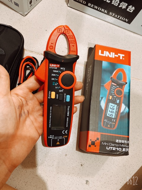 Đồng hồ kẹp dòng UT210E