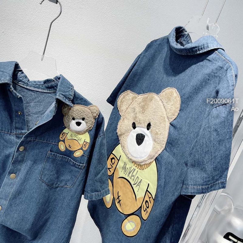 Áo sơ mi jean 1 túi tay ngắn phối hình gấu 2009