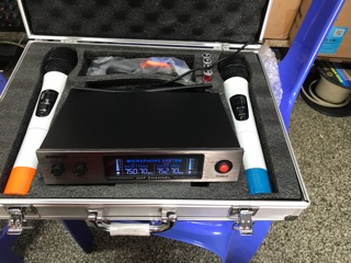 Micro không dây SHURE LX688.
