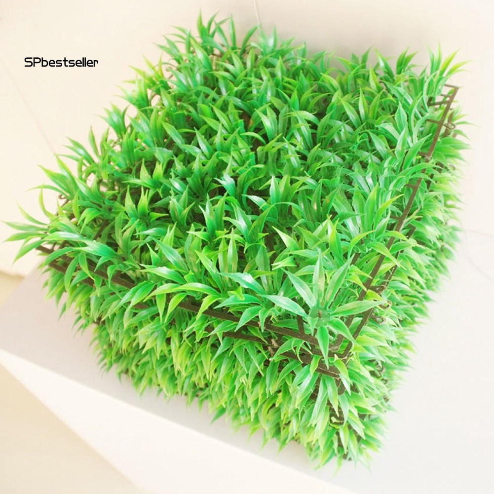 Thảm cỏ xanh nhân tạo trang trí bể cá