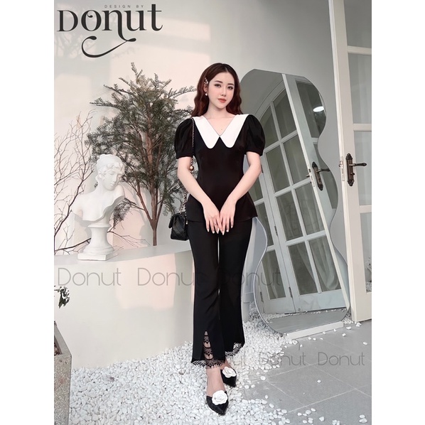Set áo đen cổ trắng quần loe phối ren