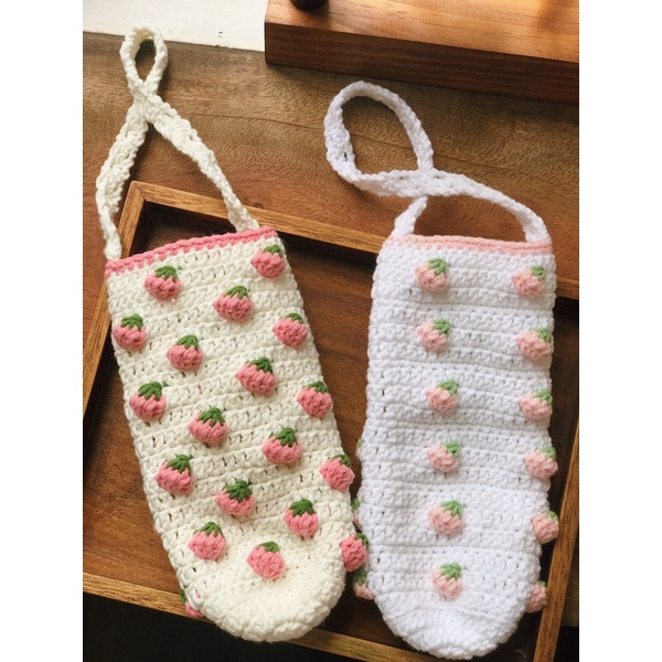 Túi đựng bình nước móc len tay thủ công