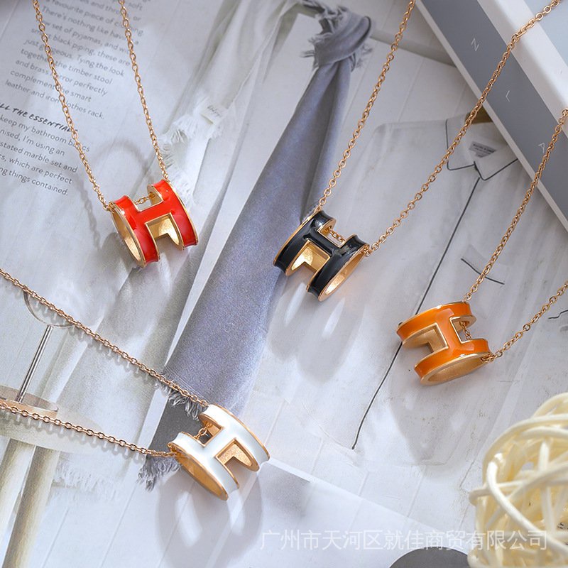 Dây Chuyền Thép Titan Mạ Vàng Hồng 18k Mặt Chữ H Thời Trang Cho Nữ