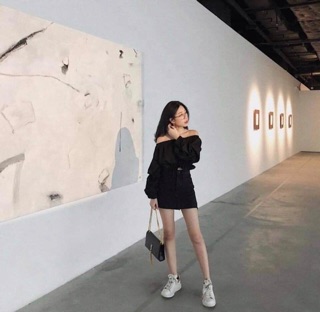 Croptop trễ vai tay bồng