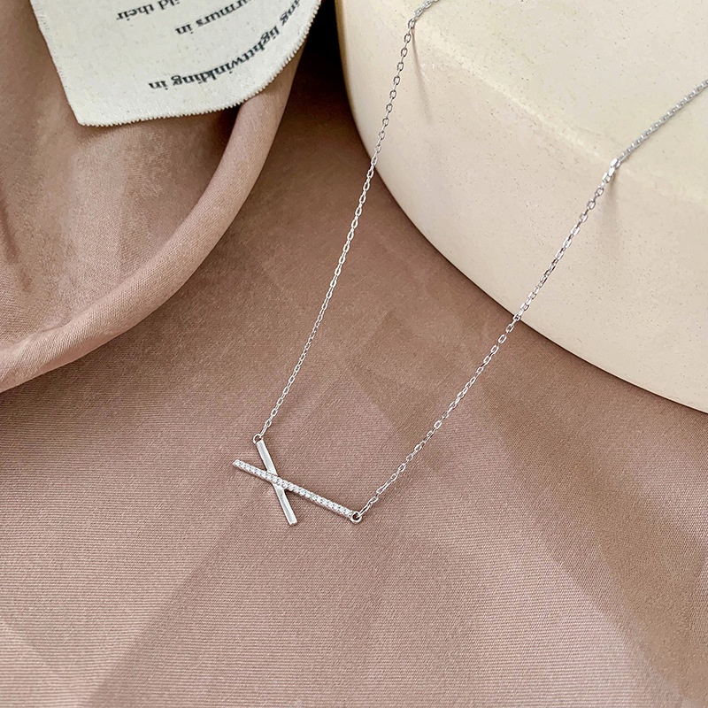 Dây chuyền mặt hình chữ X đính kim cương nhân tạo sang trọng