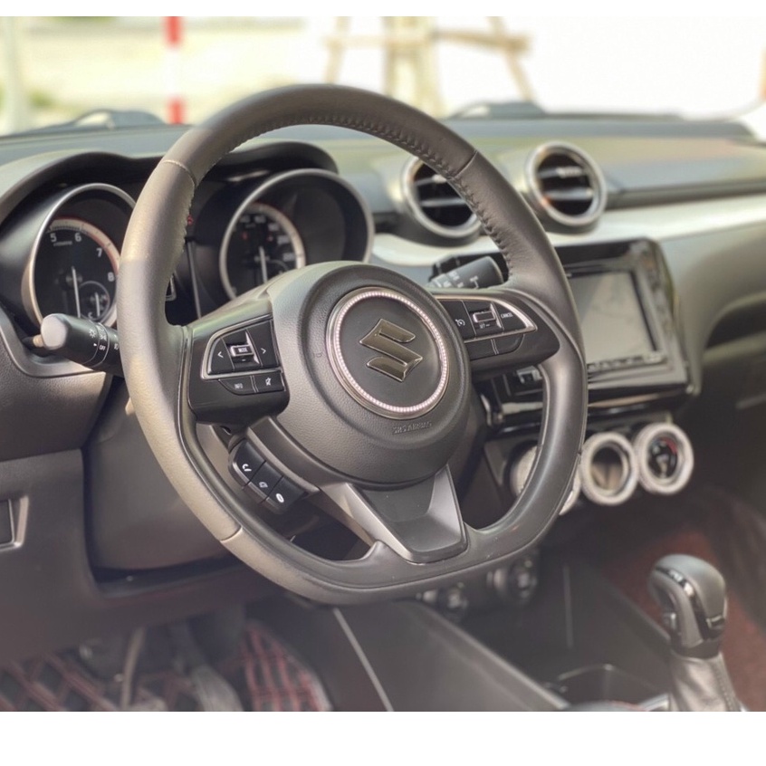 Đính đá trang trí nội thất Suzuki Swift sang trọng thời trang