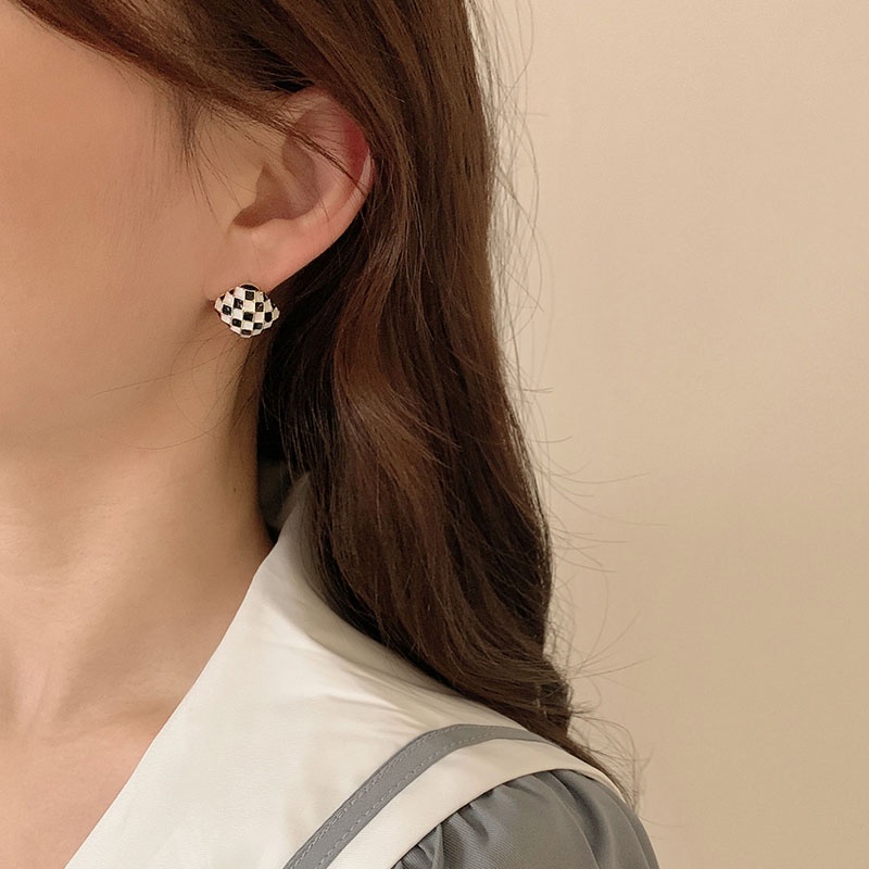 Đôi khuyên tai mặt hình vuông họa tiết kẻ sọc ca rô phong cách retro xinh xắn dành cho nữ