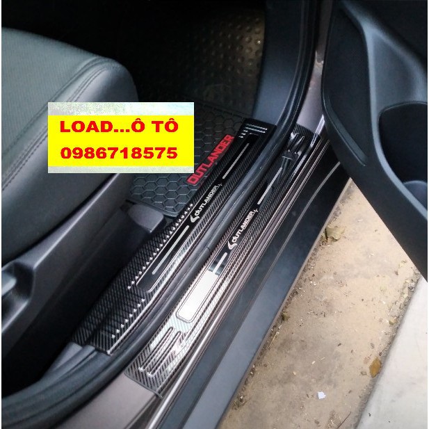 Ốp Bậc Cửa, Nẹp Bước Chân, Cốp Sau Xe Mitsubishi Outlander 2018 - 2023 Vân Carbon Cao Cấp