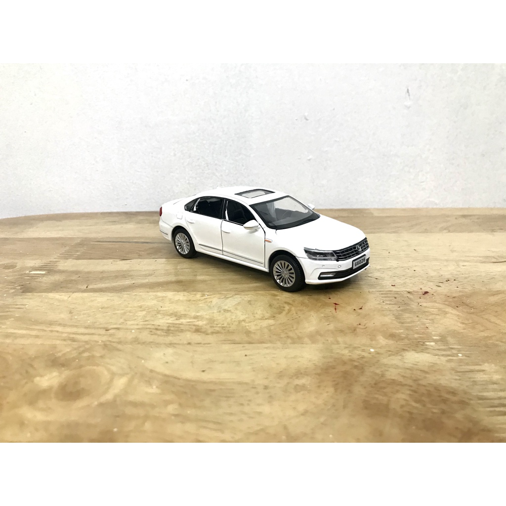 Mô hình xe Volkswagen Passat _ Tỷ lệ 1:32