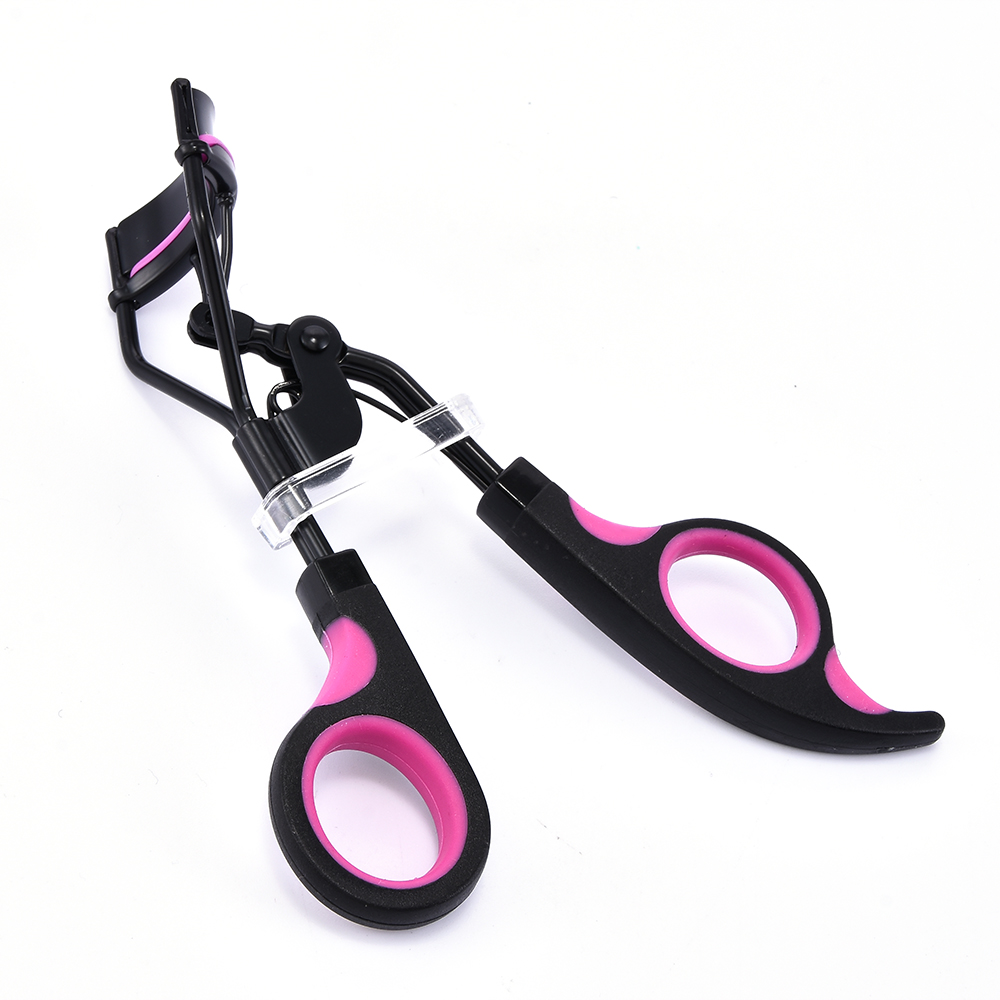 O.TWO.O 3D Dynamic Eyelash Curler Press the eyelashes