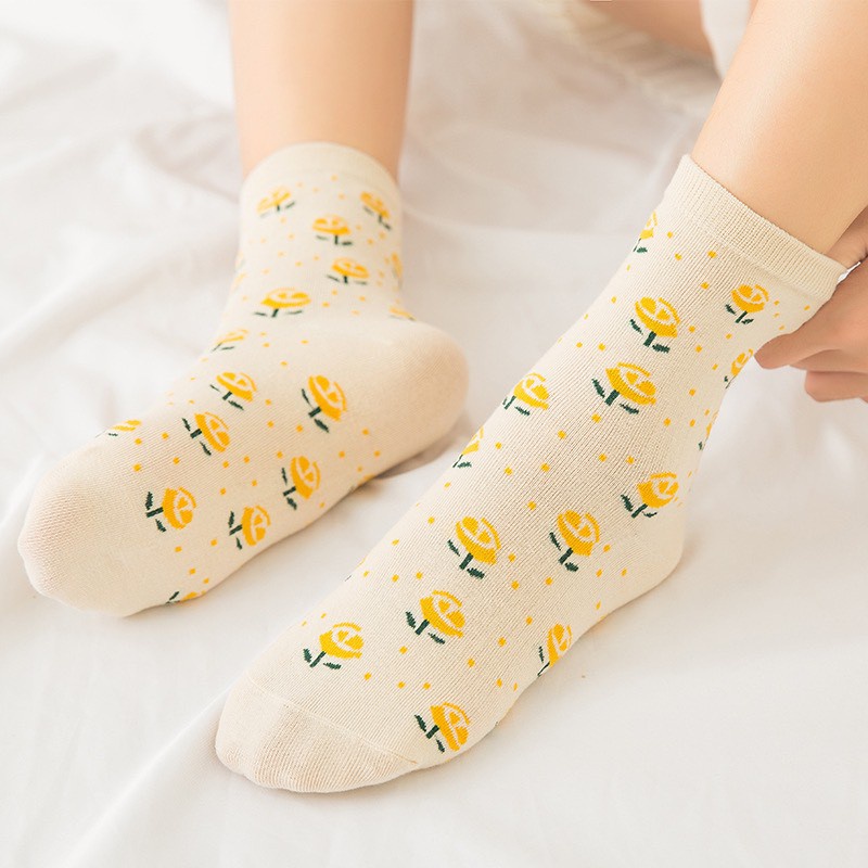Vớ cổ cao Muzini tất nữ họa tiết caro thêu hoa style Hàn Quốc cực đẹp TN112
