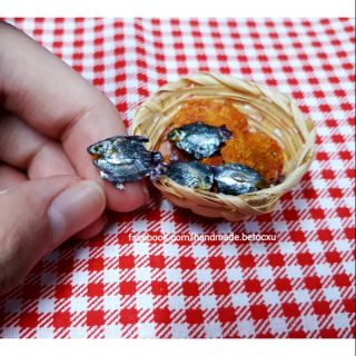 Đồ chơi miniature 1:12_Mô hình khô cá sặc cho búp bê