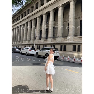 Đầm hở lưng cột nơ
