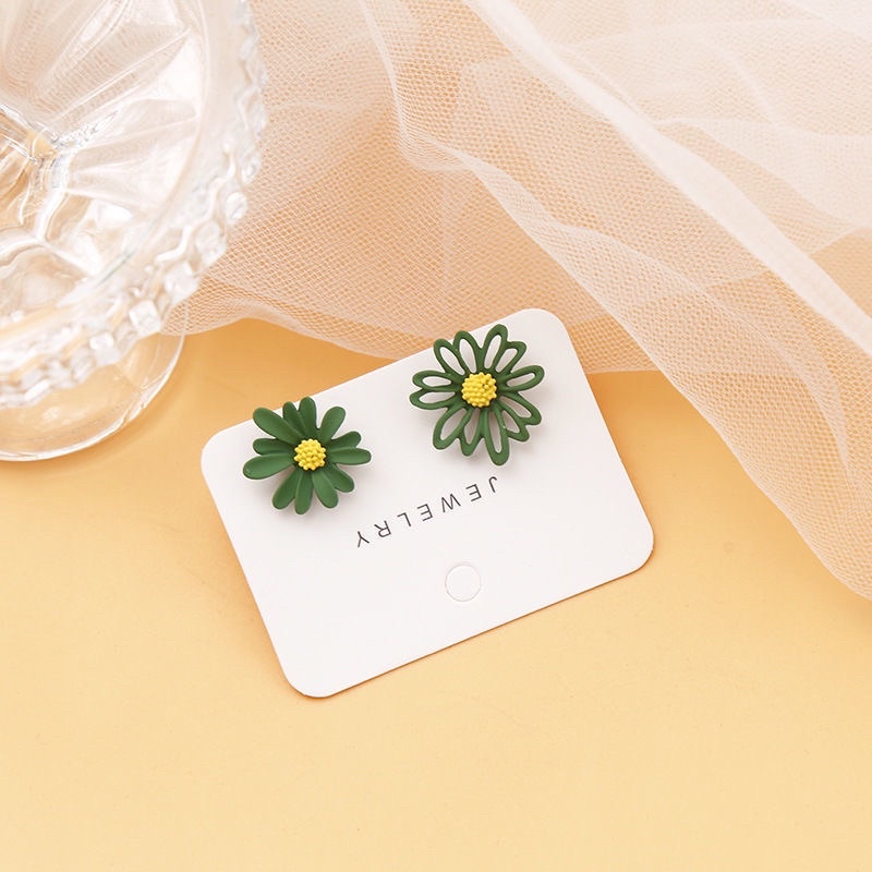 Hoa tai màu xanh lá cây nhiều mẫu