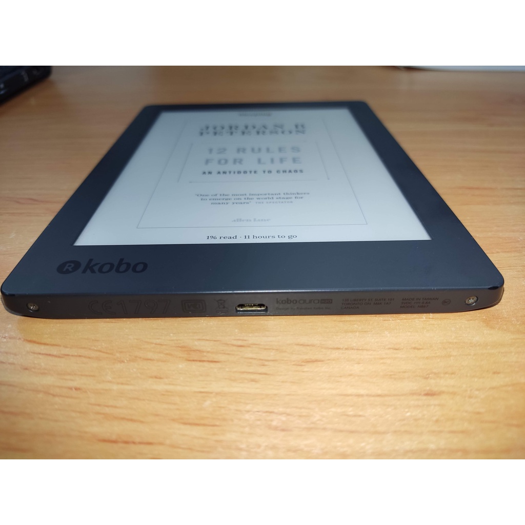 Máy đọc sách Kobo Aura H2O Edition 2, 6.8 inch có đèn vàng