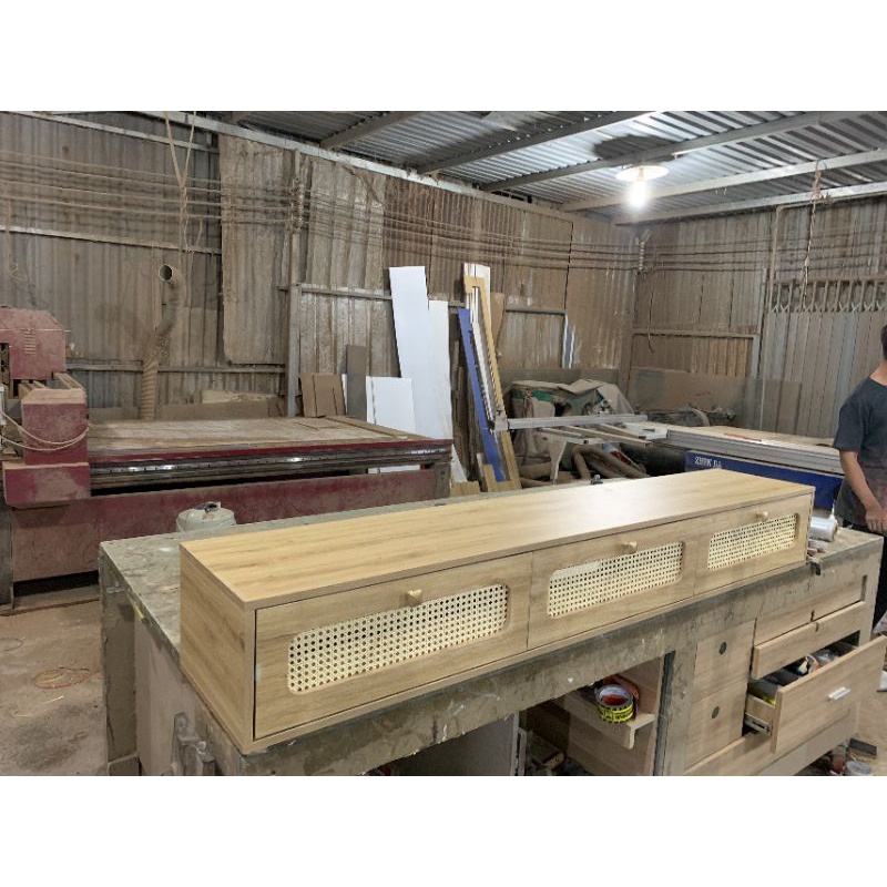 Tủ tivi treo vân gỗ mặt học lưới mắt cao 1m6x300x250 #xuongnoithat.hcm