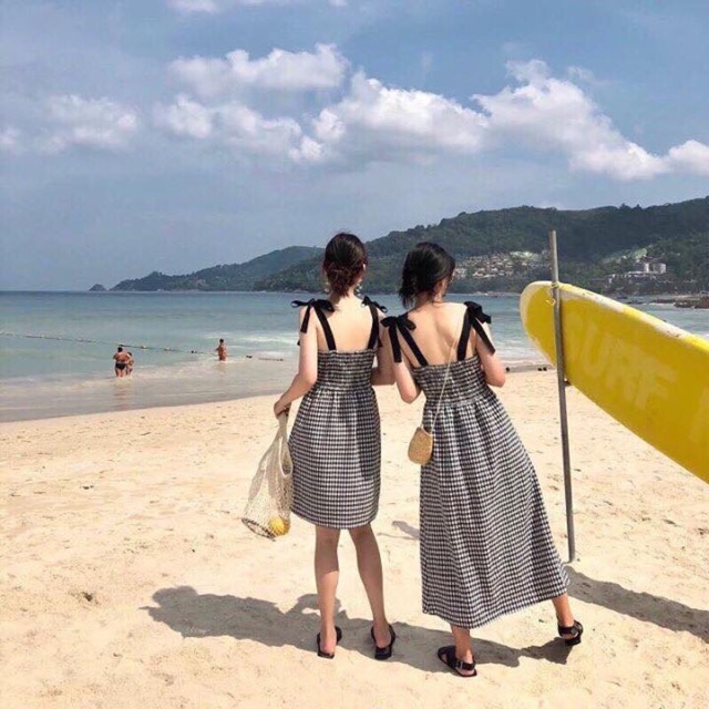 Váy kẻ đôi bạn thân