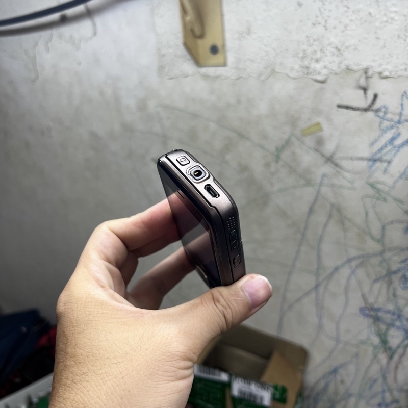 NGUYÊN ZIN, chính hãng điện thoại cổ Nokia N85