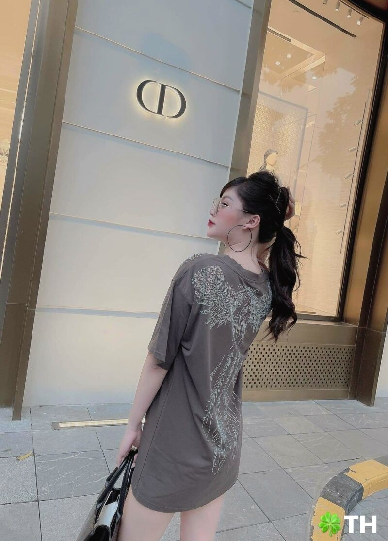 Áo phông đá cánh nhiều màu sắc | BigBuy360 - bigbuy360.vn