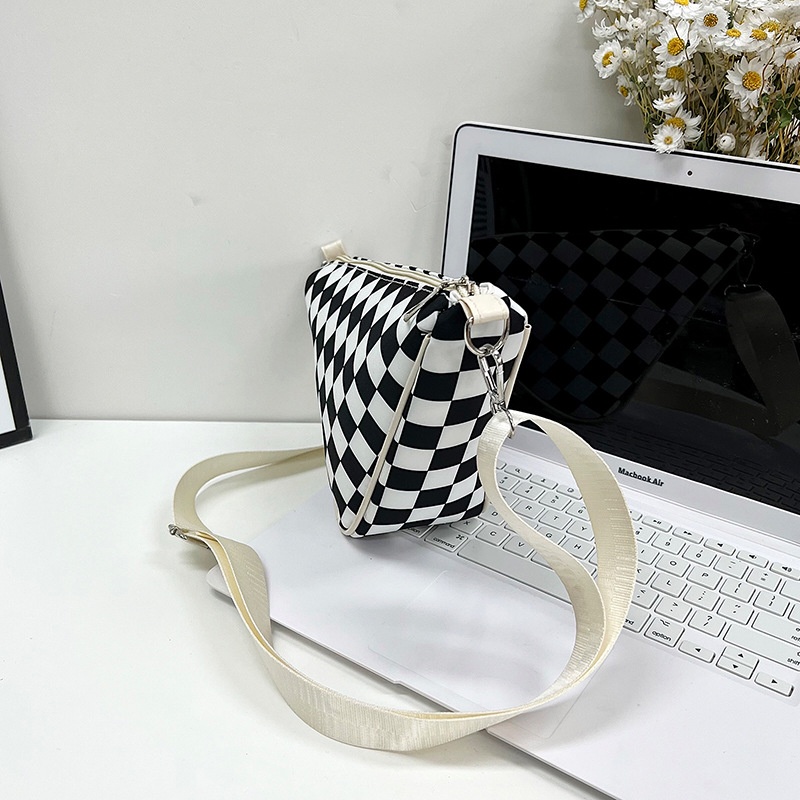Túi Đeo Vai Hình Tam Giác Bằng Nylon Phong Cách Hàn Quốc Thời Trang Cho Nữ