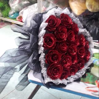 Bó hoa kim tuyến trái tim đỏ 20 bông