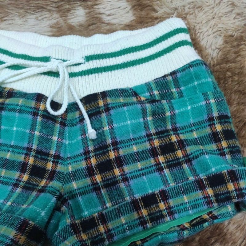 Quần shorts caro chất dạ