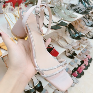 Sandal đính đá cài khuy