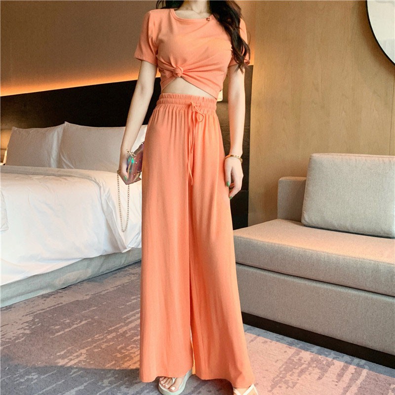 Set áo thun màu trơn kèm quần ống rộng lưng cao thời trang | BigBuy360 - bigbuy360.vn