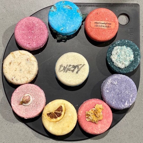 Bánh dầu gội LUSH-Shampoo Bar (New, Montabalno, Seanik, Honey, Soak, Jumping Juniper)