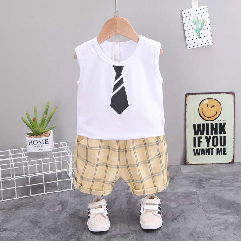 Bộ Áo Vest Tay Ngắn + Áo Vest + Quần Short Kẻ Sọc Thiết Kế Trẻ Trung Cho Nữ