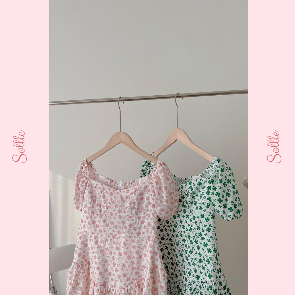 Váy mini đầm hoa nhí cỏ 4 lá dáng xòe ngắn chun lưng mặc 2 kiểu tay bồng, trễ vai Sollle VHN005