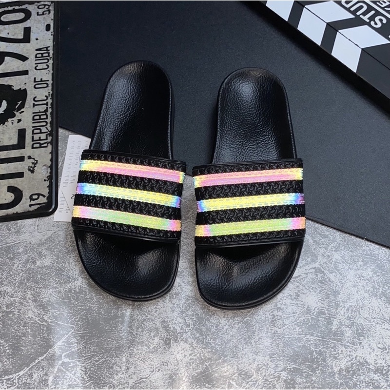 Dép nam - dép quai ngang ITALY Đế Đúc Màu Đen 3 Sọc Phát Quang - Adidas Adilette Thời Trang Mang Trong Nhà, Làm Việc