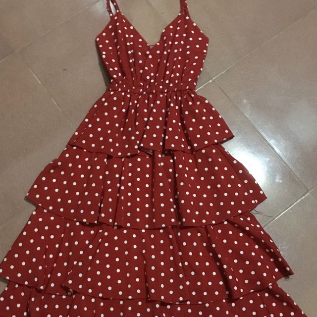 50 đầm chấm bi