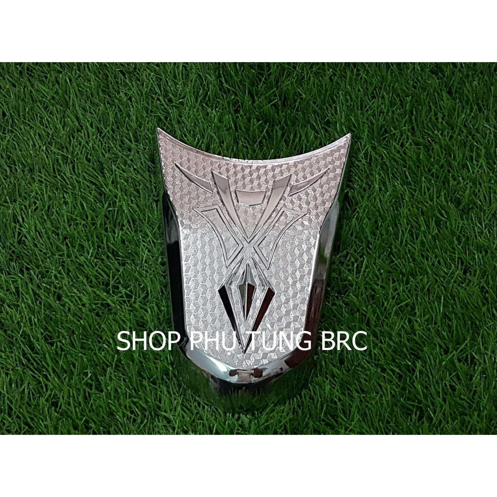 Ốp đèn soi biển số  mạ CROM lắp cho tất cả các phiên bản  xe VISION đời 2021 trở lên.