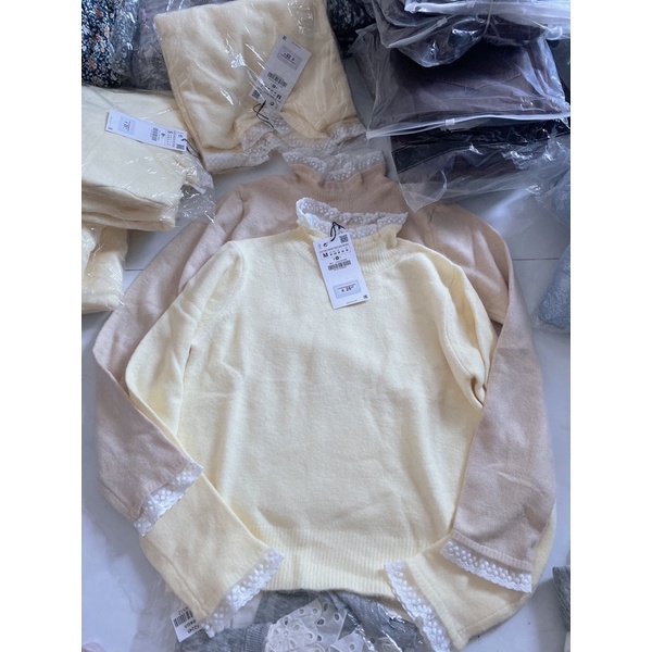 Áo len cổ ren tuồn